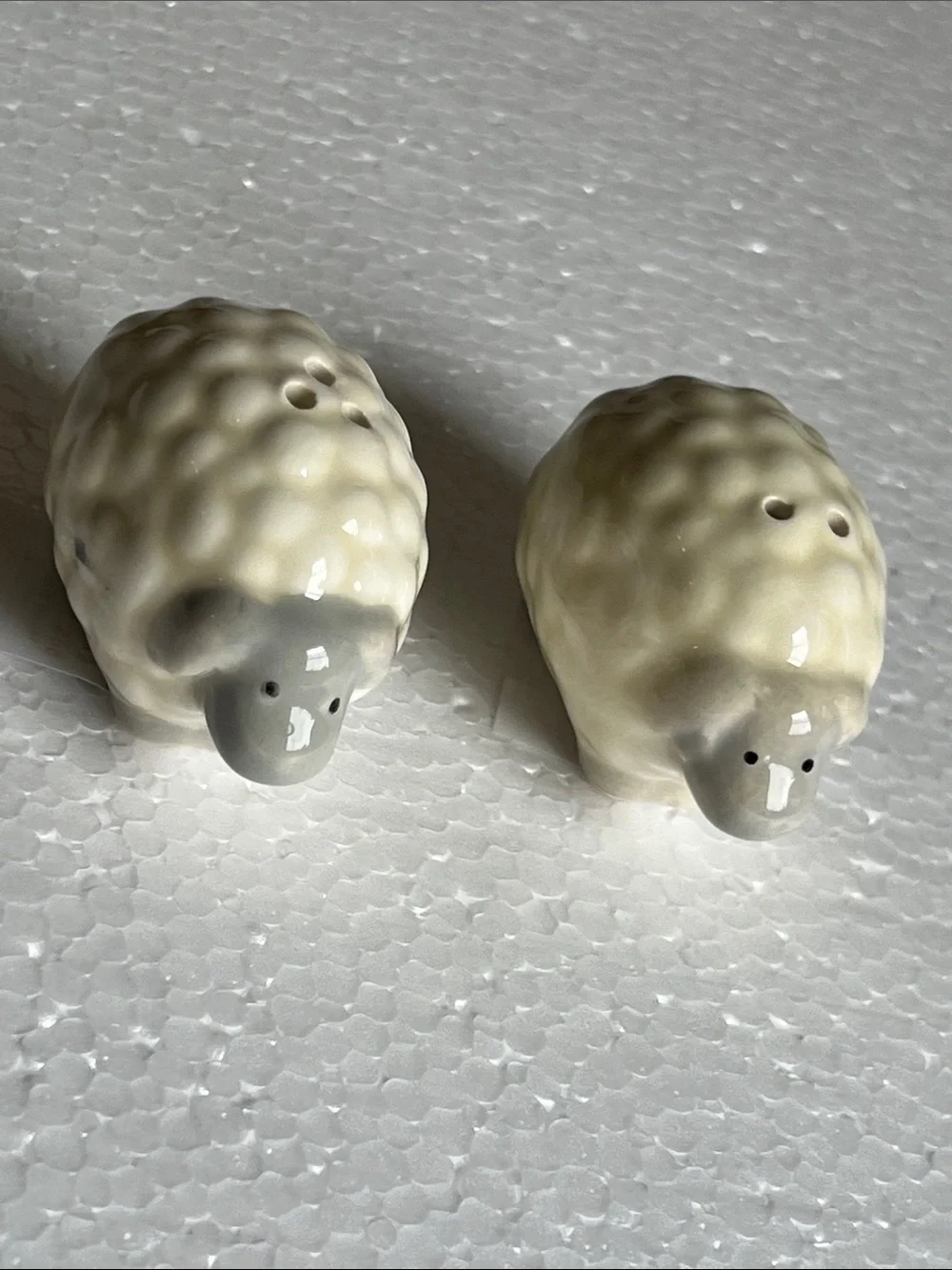 Cute. 🐑🐑 Salt & Pepper Shakers